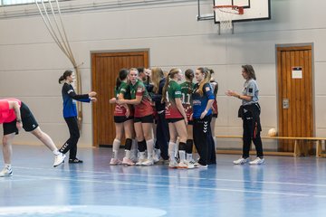 Bild 320 - wBJ HSG Kremperheide/Muensterdorf - HSG Joerl-Doppeleiche Vioel : Ergebnis: 34:23